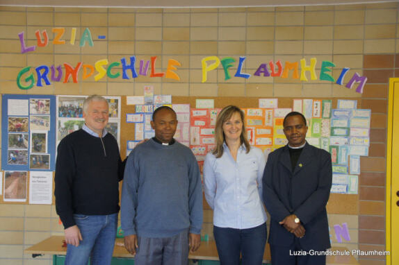 GS_Luzia_Besucher_aus_Mbinga_2016