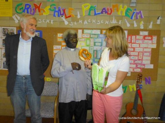 GS_Luzia_Tansania_Bischof_Mapunda